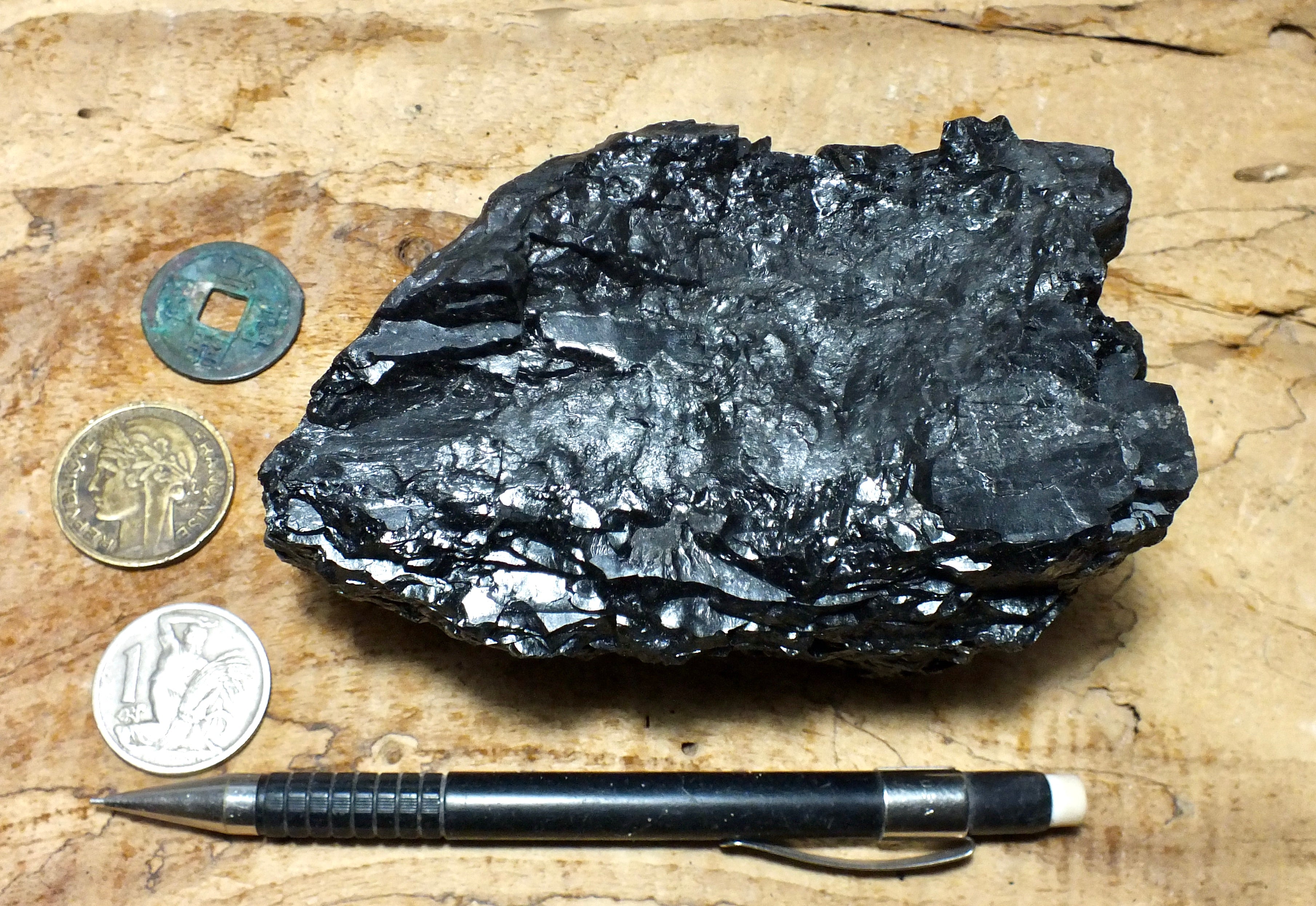 Bit Ominous Rocks sedimentary rocks – Geological Specimen Supply