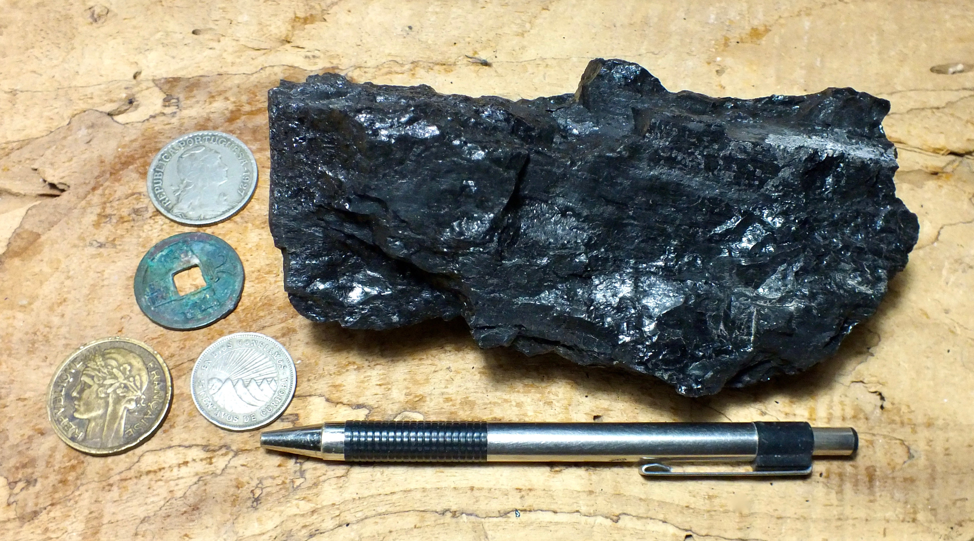 Bit Ominous Rocks sedimentary rocks – Geological Specimen Supply