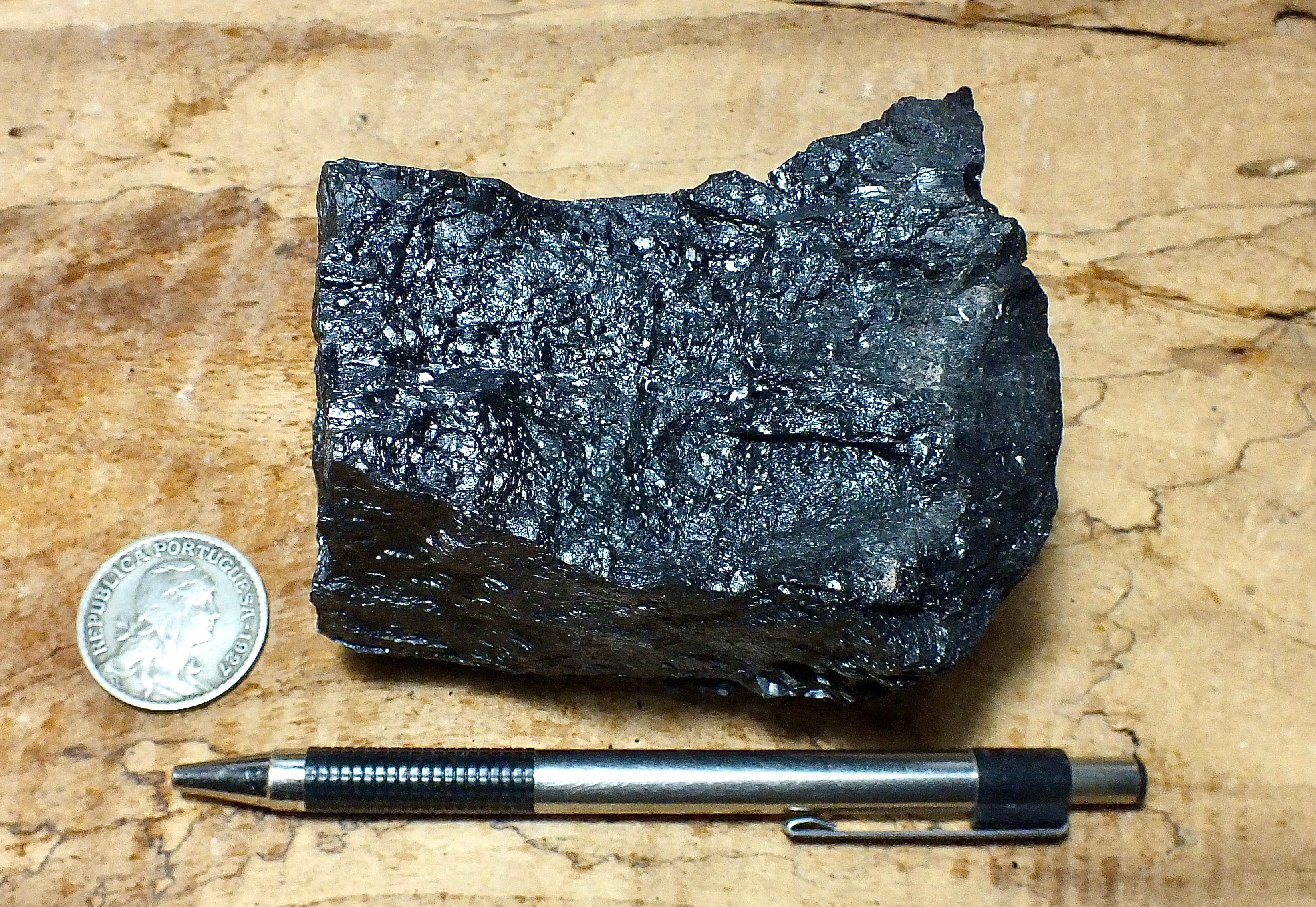 Bit Ominous Rocks sedimentary rocks – Geological Specimen Supply